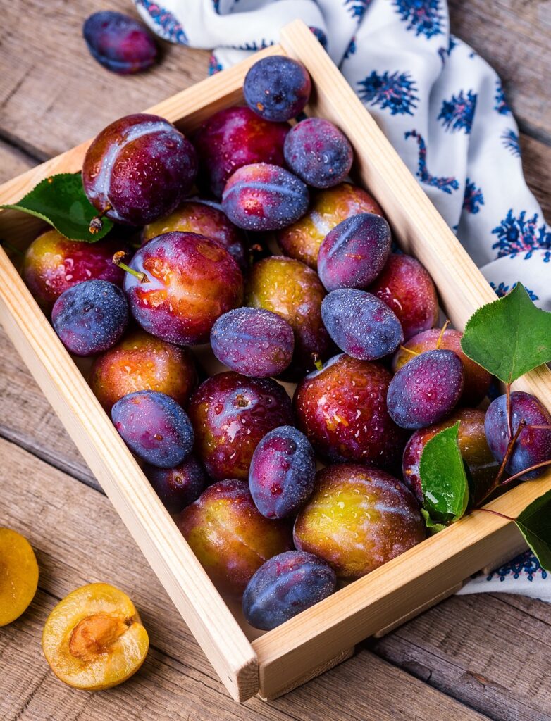 mediterranean diet plums