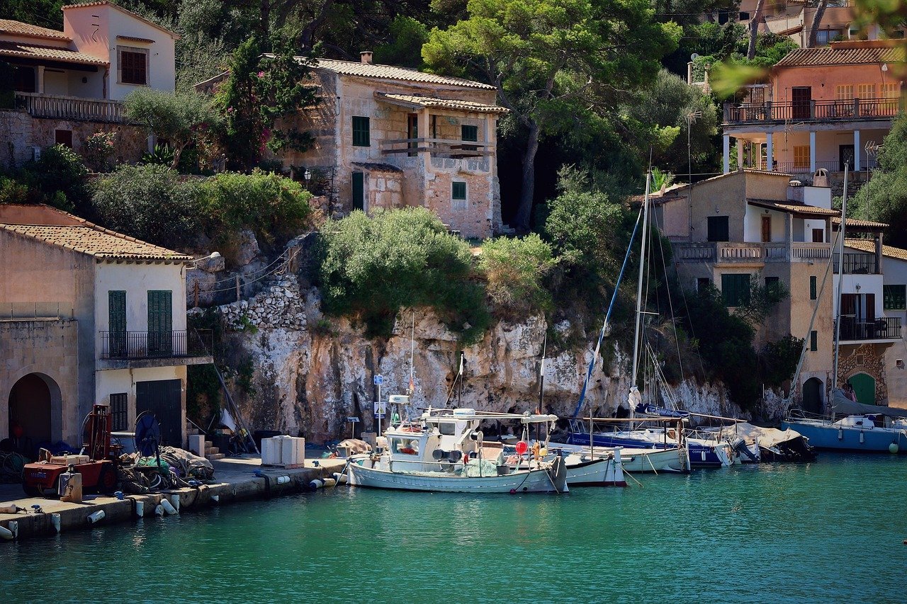 welless and yoga retreats in spain