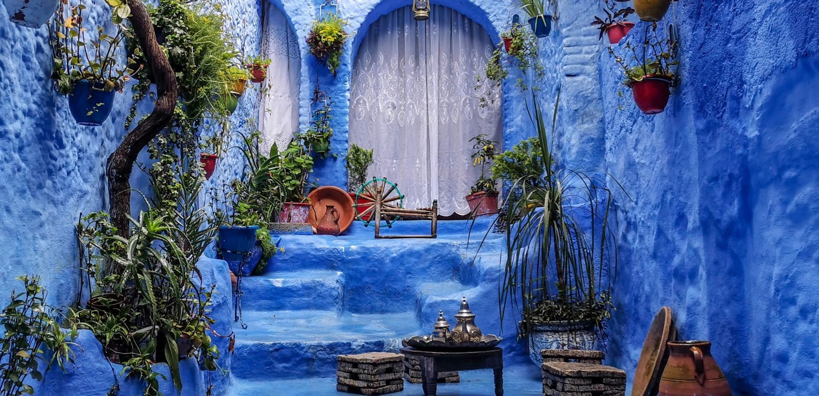 Decor wall in blue theme