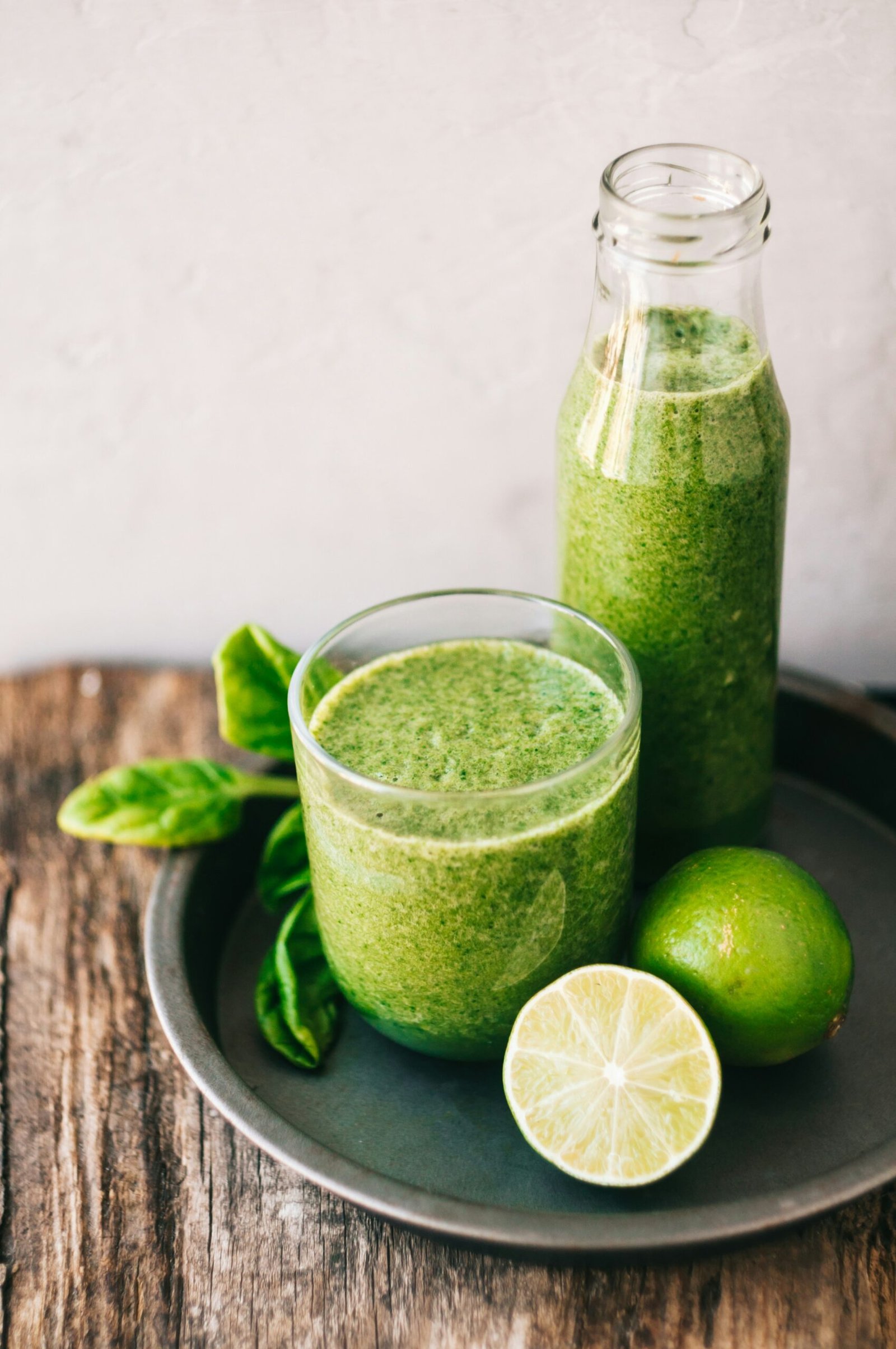detox juice, lime and apple