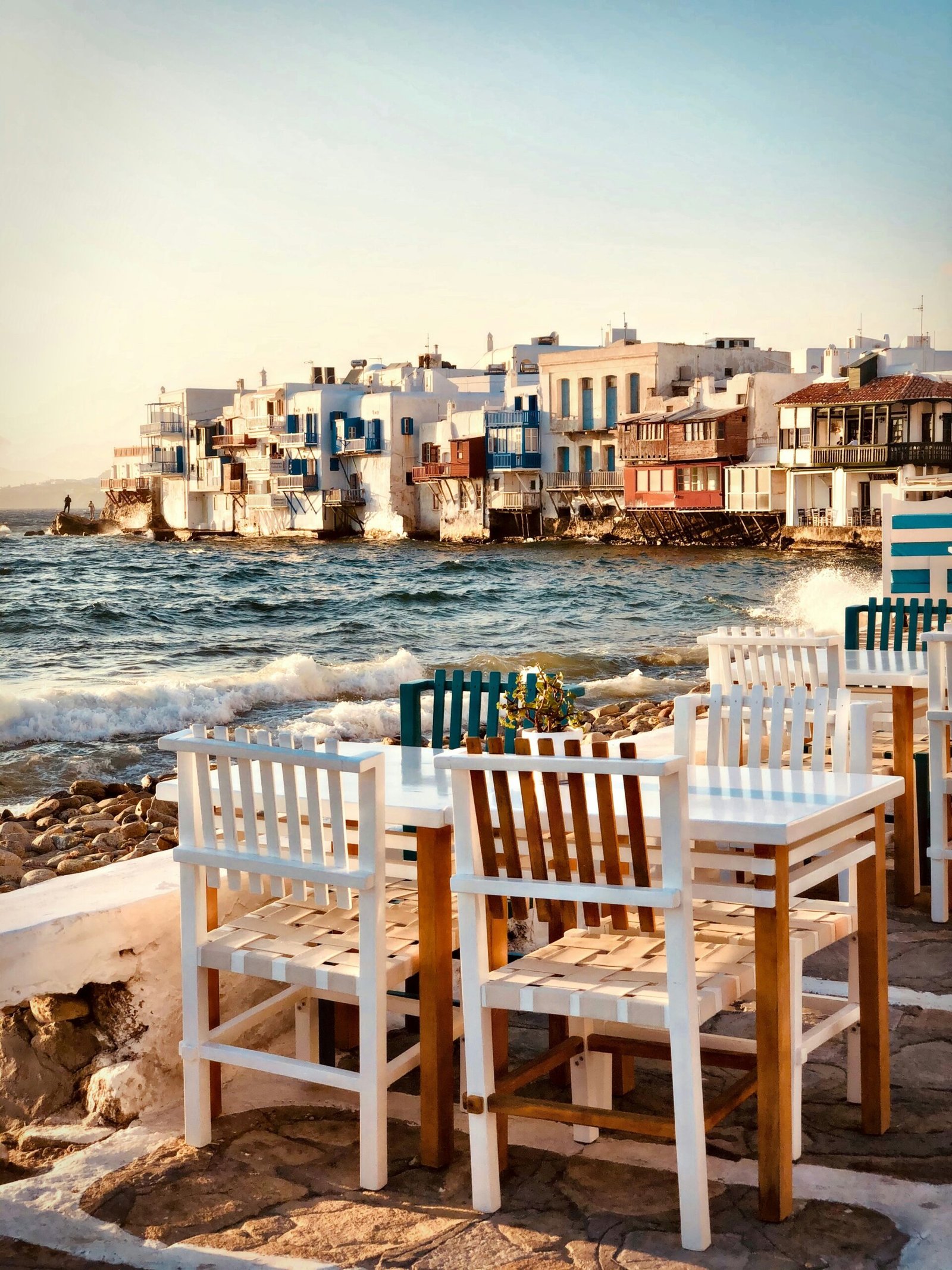 restaurant by the port in mykonos