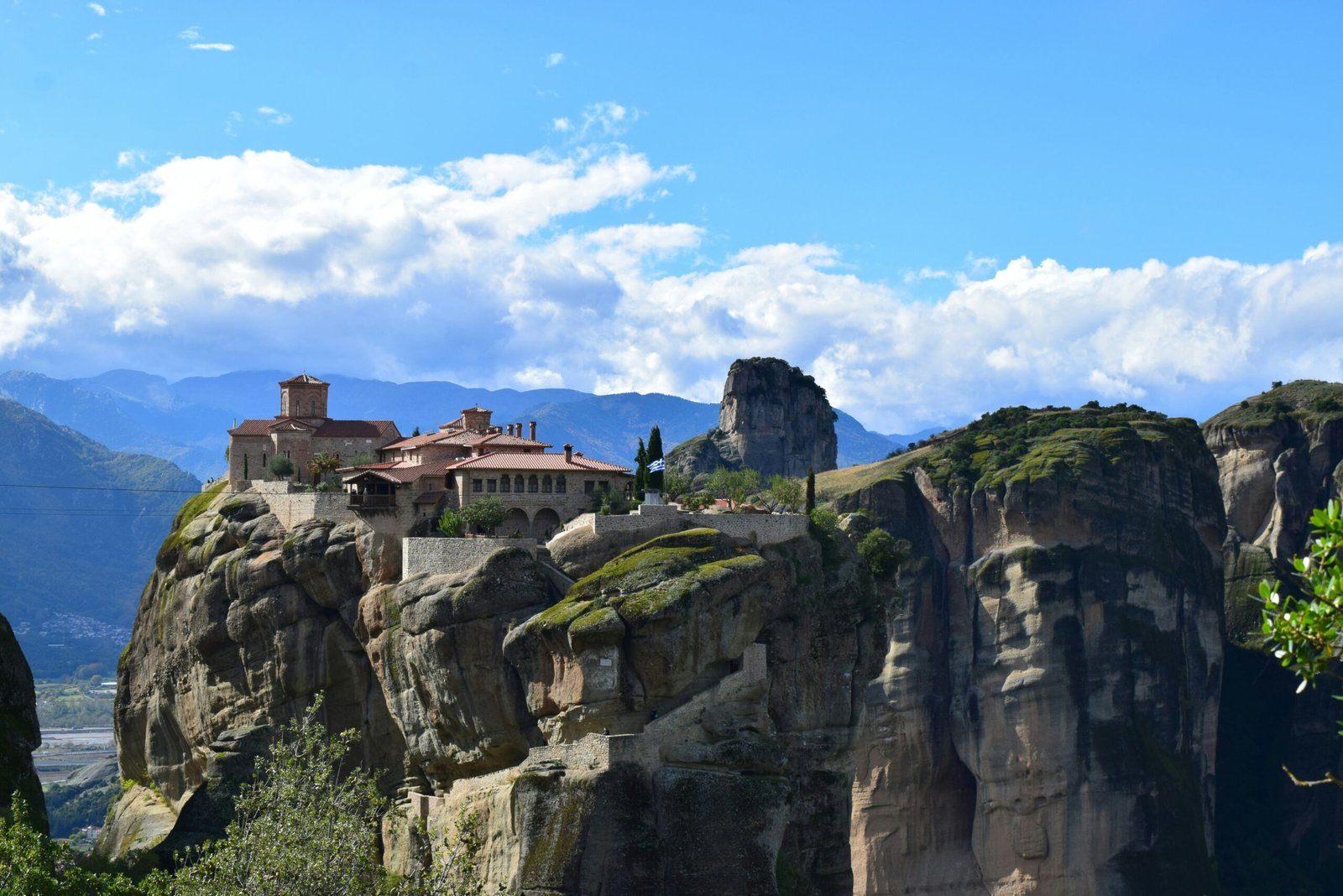 Evening city lights in Thessaloniki, Greece, ideal for an urban winter retreat with a quiet seasonal mood.
