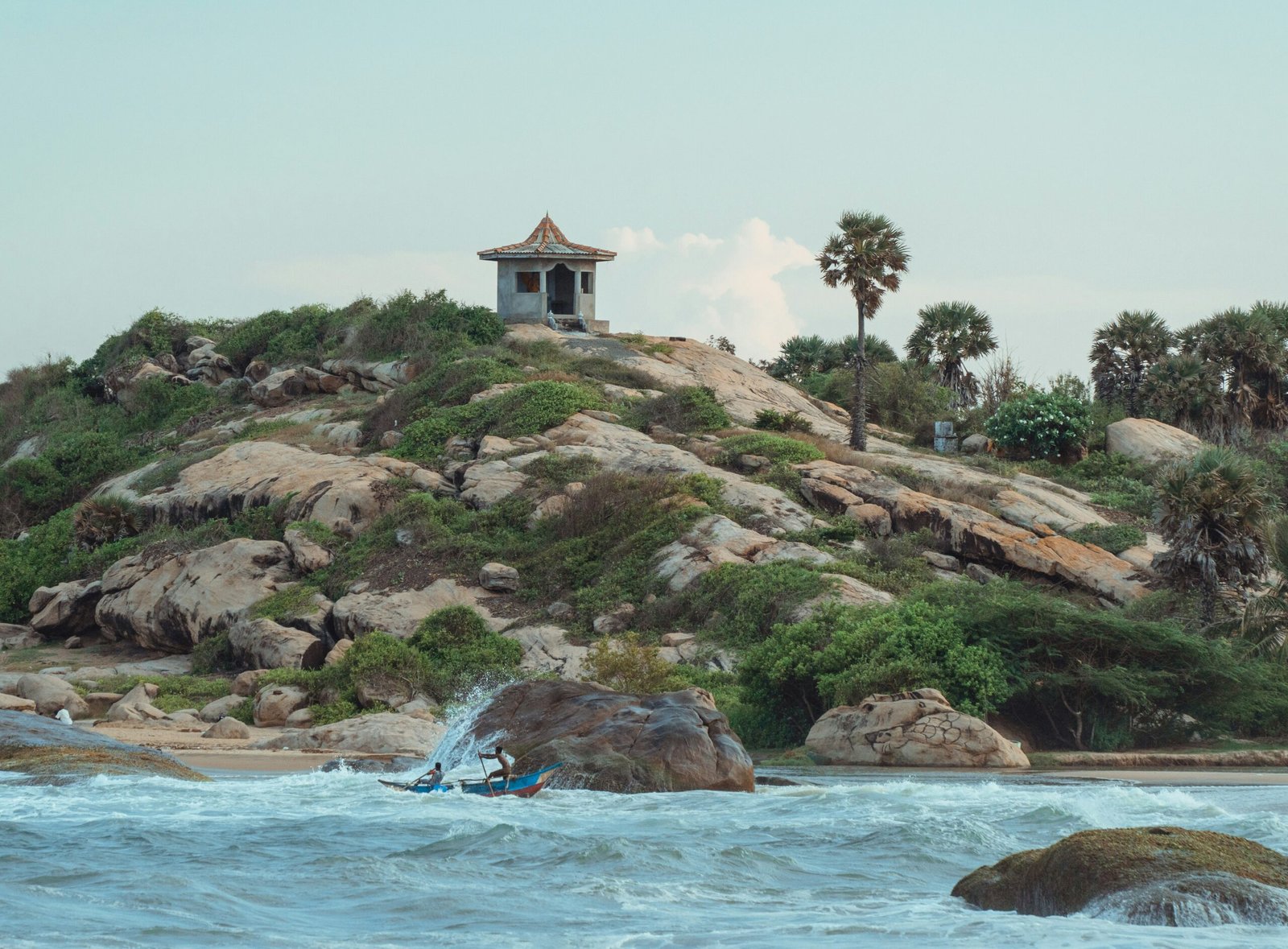 Ocean view from Kirinda with sea breeze and open coastal space suited to a peaceful ayurveda retreat in Sri Lanka.
