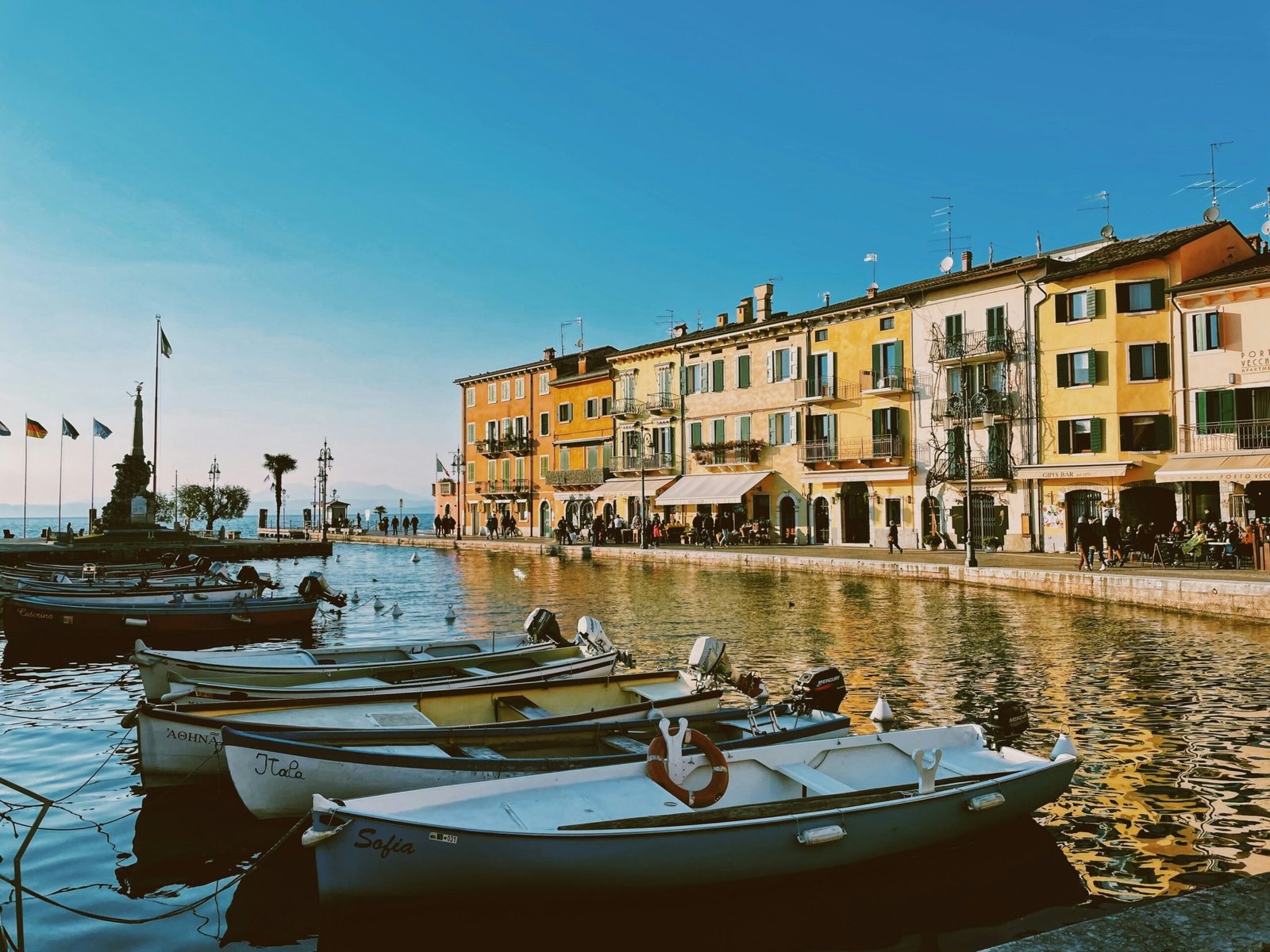 garda lake, perfect spot for luxury yoga retreats