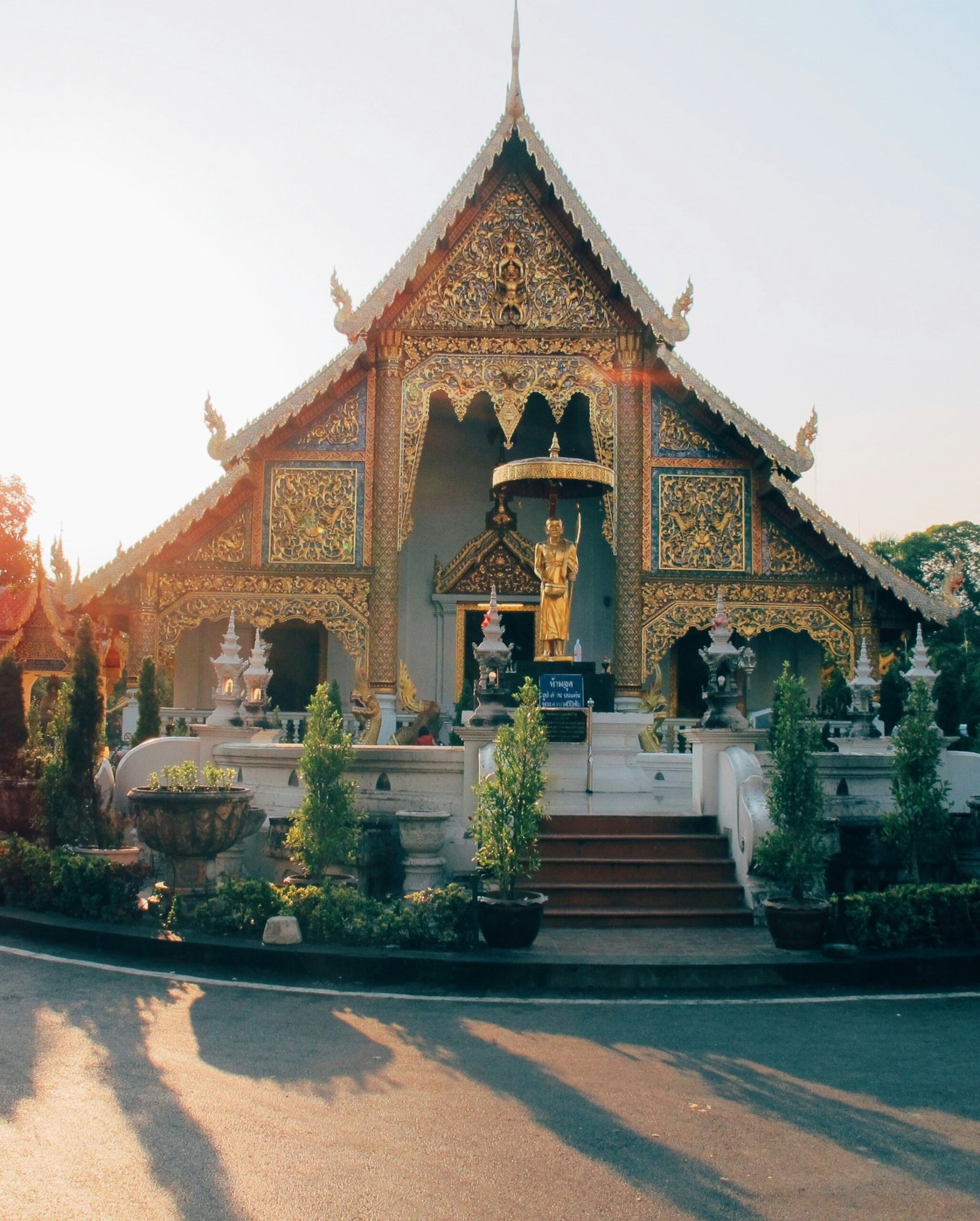 Temple in Chiang Mai reflecting the spiritual and cultural side of a Thailand retreat