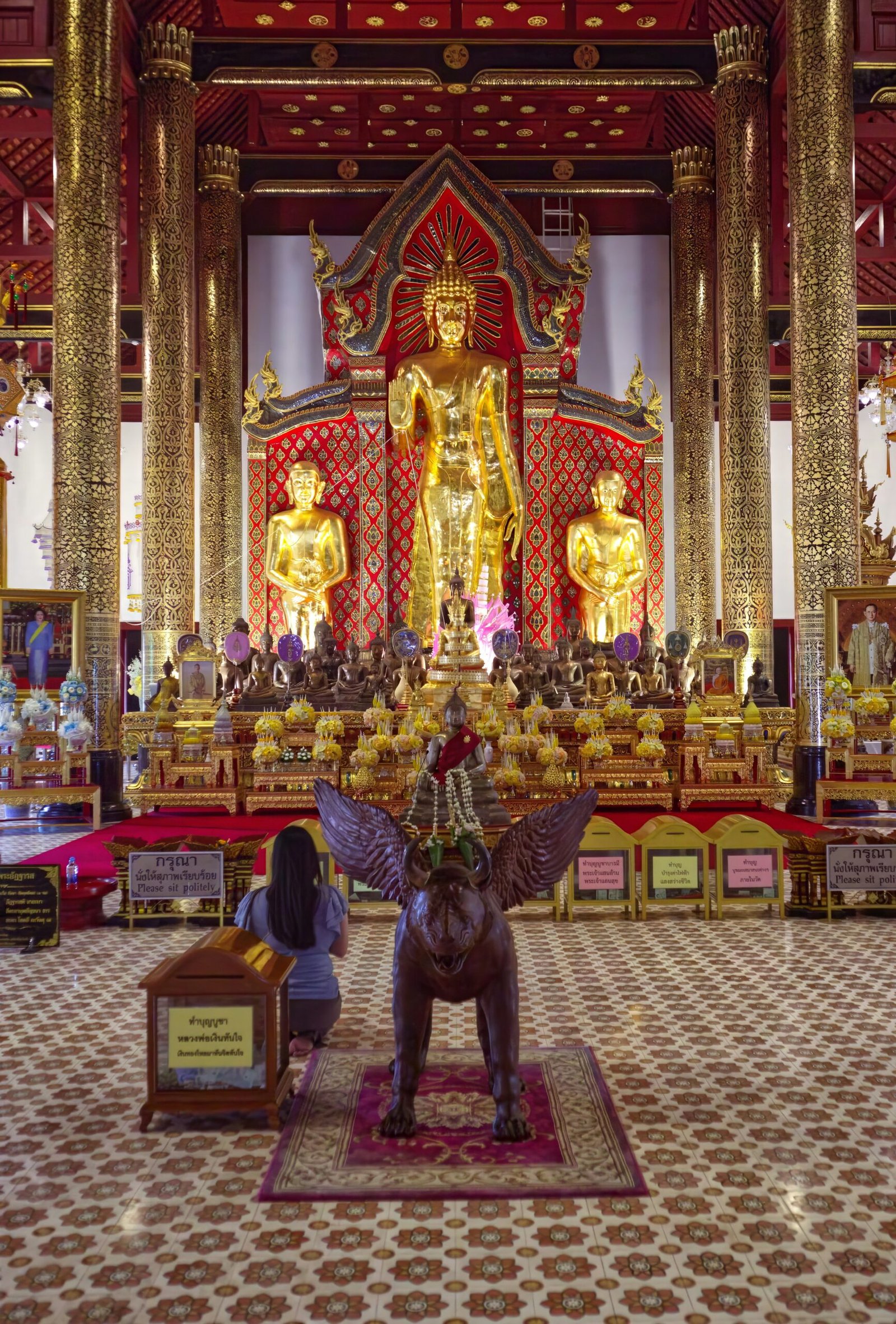 Quiet temple moment in Chiang Mai that reflects the spiritual side of a retreat