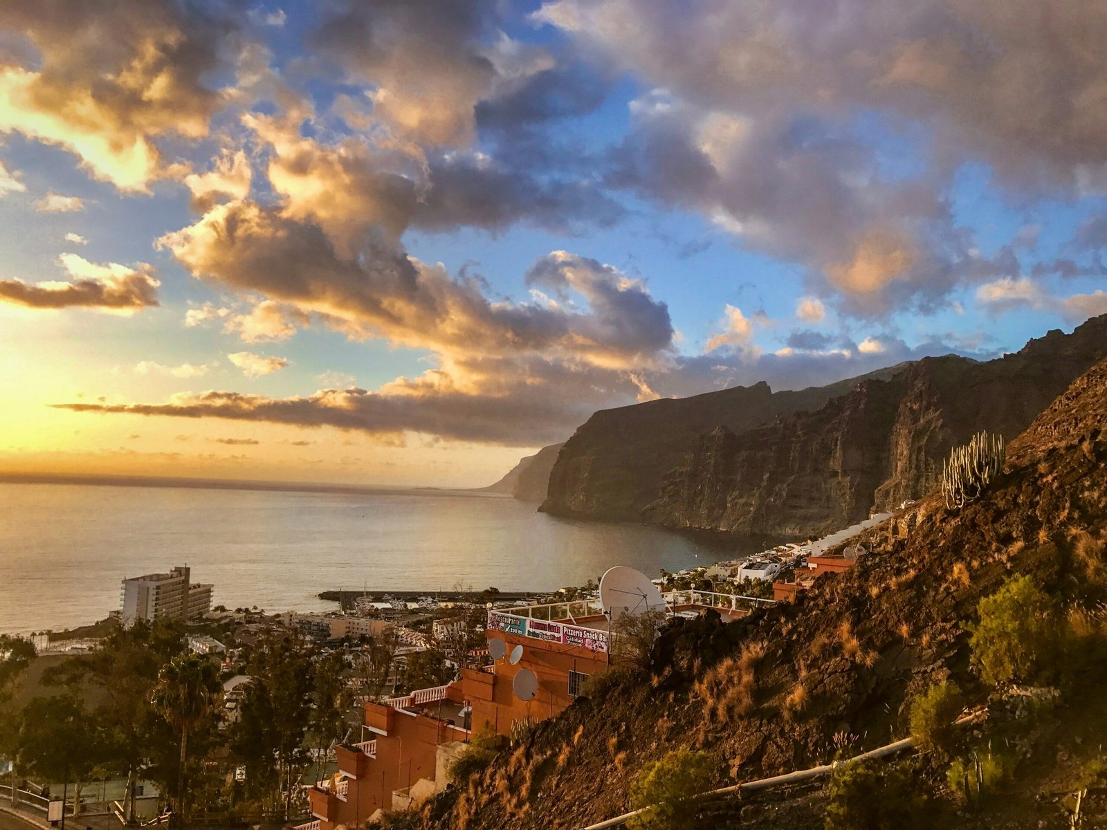 sunrise view in tenerife spain ideal for a peaceful yoga retreat