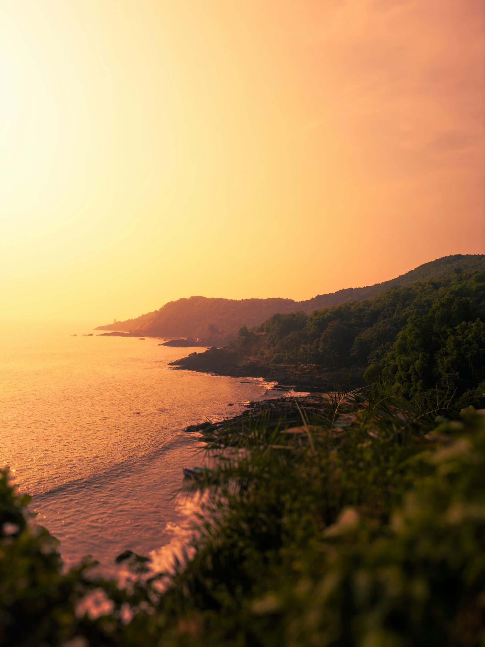 Sunset shoreline in Gokarna, Karnataka, offering a calm coastal backdrop for an Ayurveda retreat in southern India.